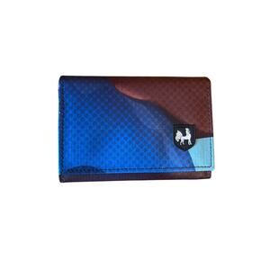 Vaho Upcycled Wallet 
Colorful Eco-Friendly Design